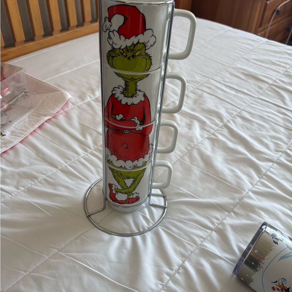 Grinch Holiday Mug Set with Stand